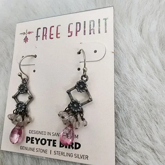 NEW Peyote Bird Free Spirit Pink and Silver Dangling Earrings with Bird Design - Picture 4 of 8